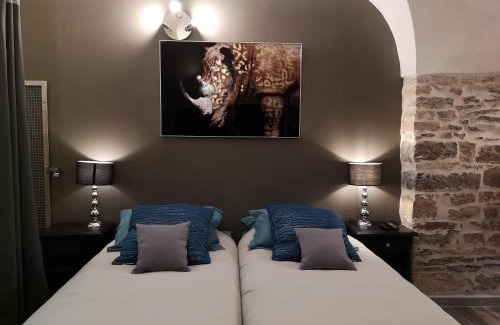 Nimes City Centre Apartamento | La place Zen - Free Wifi - City Center