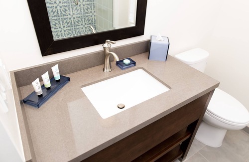 West Beach Hotel | La Playa Inn