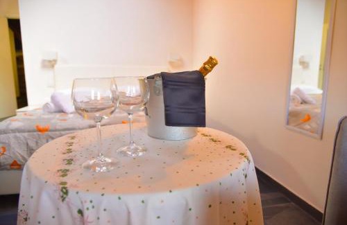 Cavaglia Cama Y Desayuno | La Plaza B&B