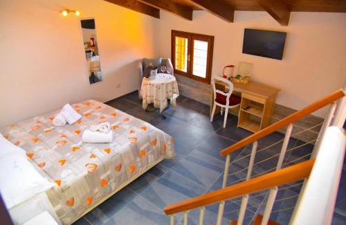 Cavaglia Cama Y Desayuno | La Plaza B&B