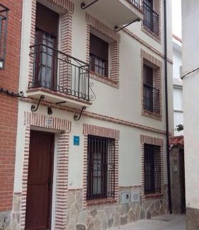 Navaluenga Casa | La plazuela Navaluenga