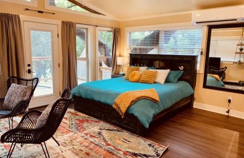 New Braunfels Casa | la Pluma Retreat