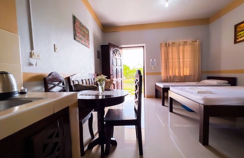 Moalboal Hotel | La Plumerias