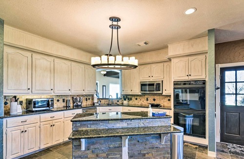 La Porte Casa | La Porte House w/ Grotto Pool on 5 Acres!