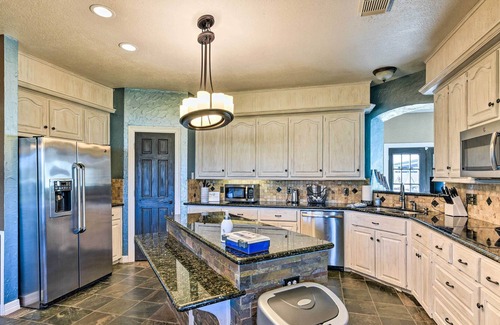 La Porte Casa | La Porte House w/ Grotto Pool on 5 Acres!