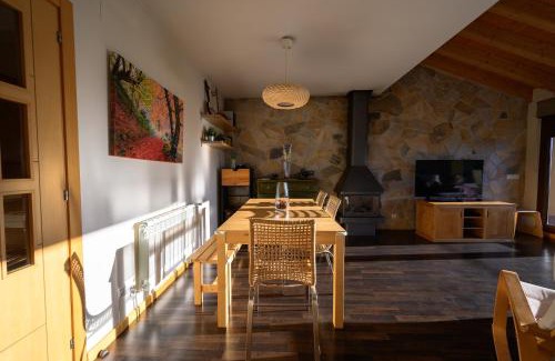 Hoyos del Espino Chalet De Esquí | La Portilla de Gredos. Casa rural