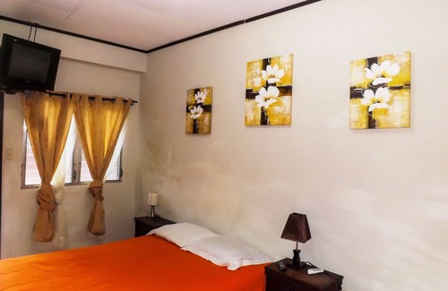 San Pedro Sula Casa | La Posada B&B