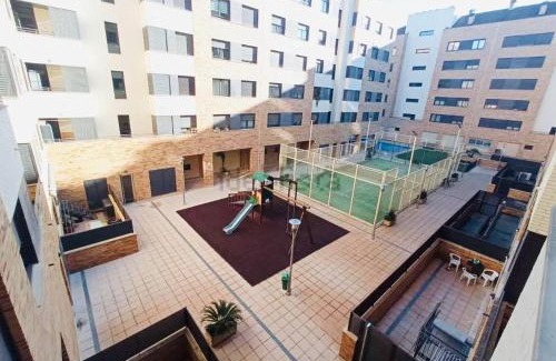 Logroño Apartamento | La Puerta de Logroño, con piscina y garaje!