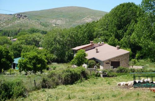 San Martin del Pimpollar Chalet De Esquí | La Puerta de Gredos
