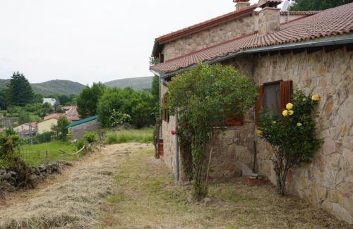 San Martin del Pimpollar Chalet De Esquí | La Puerta de Gredos