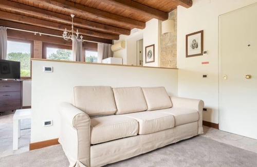 Sasso Marconi Apartamento | La Quercia Entire Villa