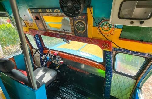 Pereira Casa | La Querendona - La Chiva un típico autobús Colombiano