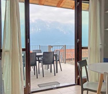 Pieve Apartamento | La Quiete 09 terrace apartment by Gardadomusmea