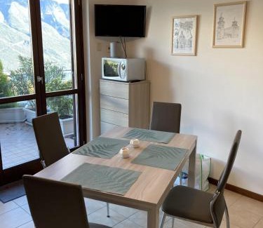 Pieve Apartamento | La Quiete 31 Lake View Apartment by Gardadomusmea
