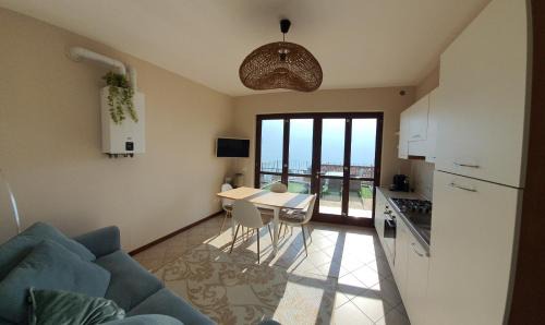 Pieve Apartamento | La Quiete Barbara apartment Terrace Lake view