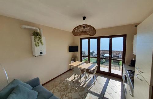 Pieve Apartamento | La Quiete Barbara apartment Terrace Lake view