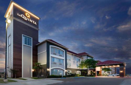 Laredo Hotel | La Quinta by Wyndham Laredo Airport