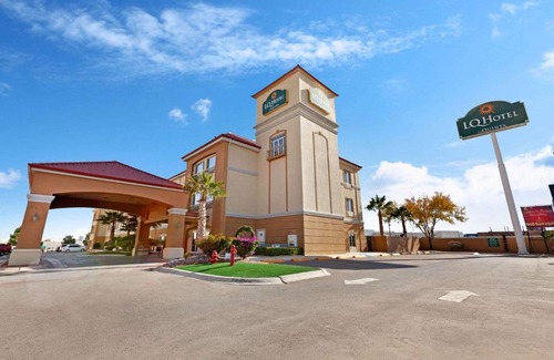 Municipio de Juárez Hotel | La Quinta by Wyndham Cd Juarez Near US Consulate