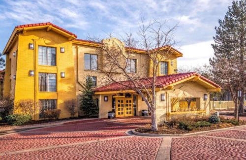 Central Colorado Springs Hotel | La Quinta Inn by Wyndham Colorado Springs Garden of the Gods