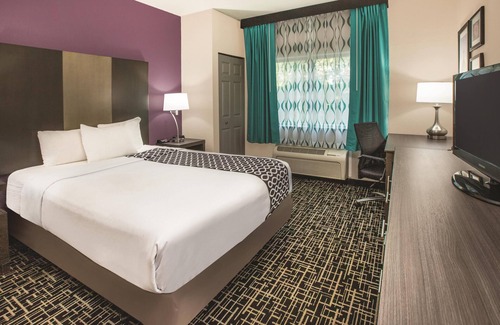 Indianapolis Hotel | La Quinta Inn by Wyndham Indianapolis North at Pyramids