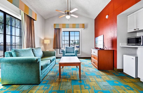 Costa Mesa Hotel | La Quinta Inn by Wyndham Costa Mesa / Newport Beach