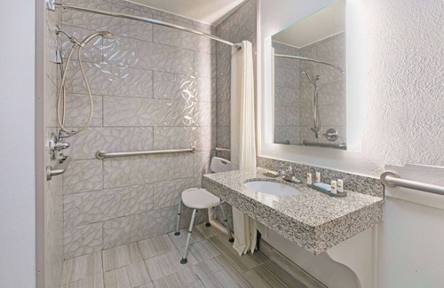 Fredericksburg Hotel | La Quinta Inn & Suites by Wyndham Fredericksburg