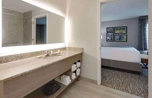 Fredericksburg Hotel | La Quinta Inn & Suites by Wyndham Fredericksburg