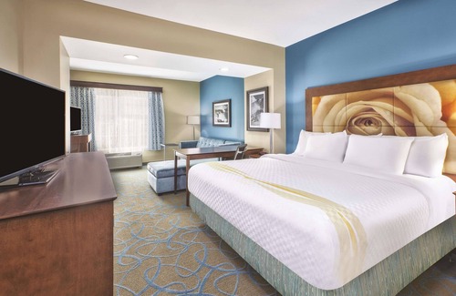 Niagara Falls Hotel | La Quinta Inn & Suites by Wyndham Niagara Falls