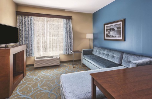 Niagara Falls Hotel | La Quinta Inn & Suites by Wyndham Niagara Falls