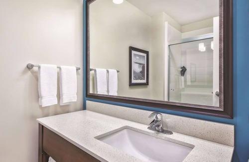 Niagara Falls Hotel | La Quinta Inn & Suites by Wyndham Niagara Falls