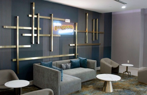 Manchester Hotel | La Quinta Inn & Suites by Wyndham Manchester / Arnold AFB