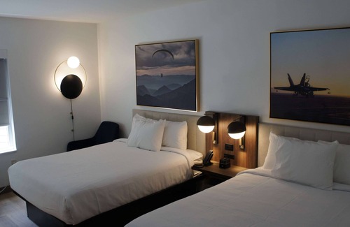 Manchester Hotel | La Quinta Inn & Suites by Wyndham Manchester / Arnold AFB