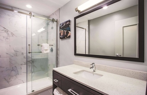 Downtown Baltimore Hotel | La Quinta Inn & Suites by Wyndham Baltimore Downtown