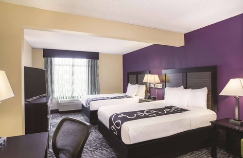 Clearwater Hotel | La Quinta Inn & Suites by Wyndham Clearwater South