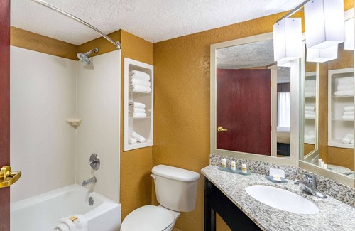Hot Springs Hotel | La Quinta Inn & Suites by Wyndham Hot Springs