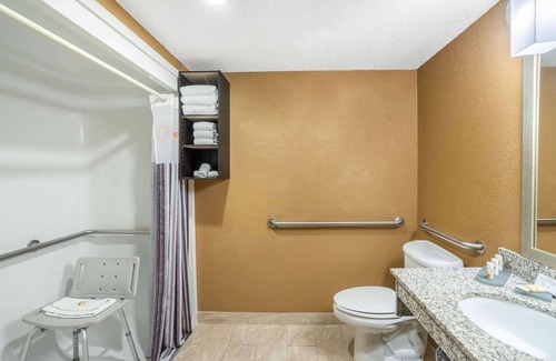 Hot Springs Hotel | La Quinta Inn & Suites by Wyndham Hot Springs