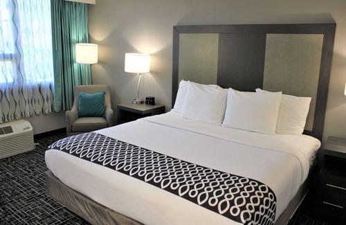 Market East District Hotel | La Quinta Inn & Suites by Wyndham Indianapolis Downtown