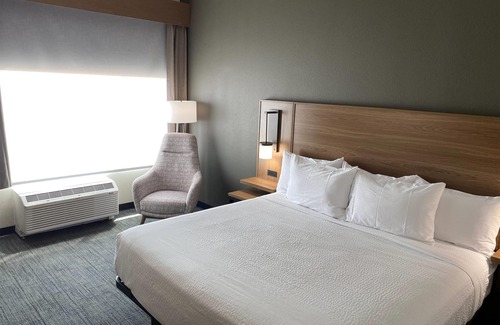 Maryvale Hotel | La Quinta Inn & Suites by Wyndham Phoenix West / Glendale