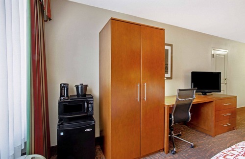 Williamsburg Hotel | La Quinta Inn & Suites by Wyndham Williamsburg Historic Area