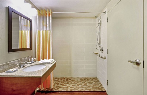 Williamsburg Hotel | La Quinta Inn & Suites by Wyndham Williamsburg Historic Area