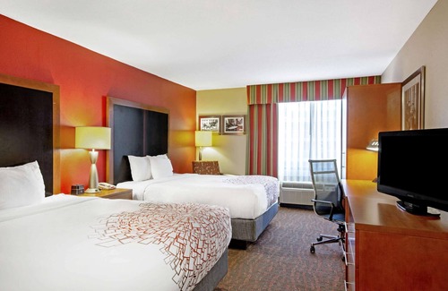 Williamsburg Hotel | La Quinta Inn & Suites by Wyndham Williamsburg Historic Area