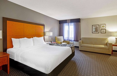 Harrisburg - Hershey Hotel | La Quinta Inn & Suites by Wyndham Harrisburg Airport Hershey