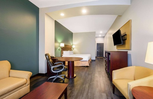 Longview Hotel | La Quinta Inn & Suites by Wyndham Longview North