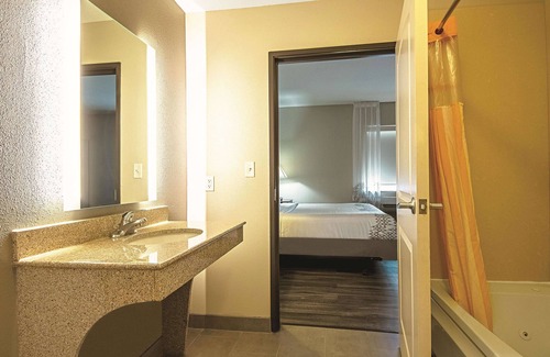 McKinney Hotel | La Quinta Inn & Suites by Wyndham McKinney