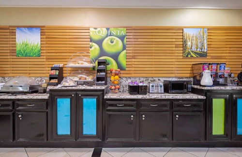 Pearland Hotel | La Quinta Inn & Suites by Wyndham Pearland - Houston South