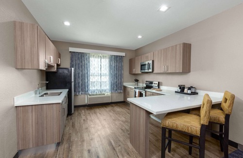 Northeast Houston Hotel | La Quinta Inn & Suites by Wyndham Houston Channelview