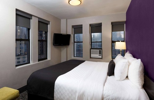 Lincoln Square Hotel | La Quinta Inn & Suites by Wyndham New York City Central Park