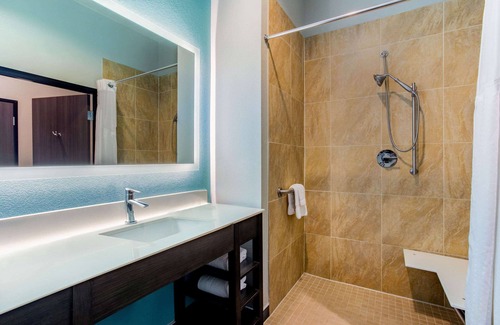 Roanoke Hotel | La Quinta Inn & Suites by Wyndham Northlake Fort Worth