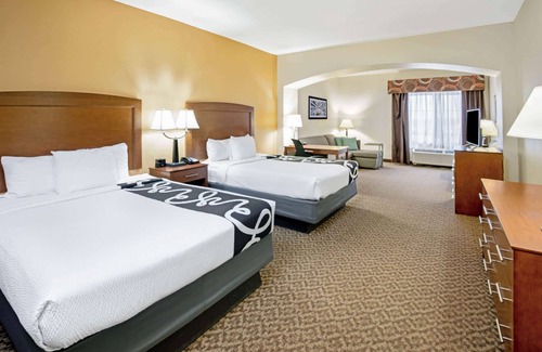 Lawton Hotel | La Quinta Inn & Suites by Wyndham Lawton / Fort Sill