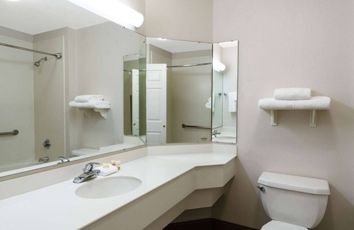 Pueblo Hotel | La Quinta Inn & Suites by Wyndham Pueblo
